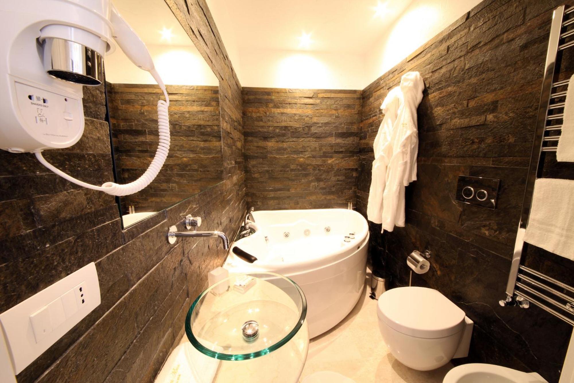 Double Room Spa Bath